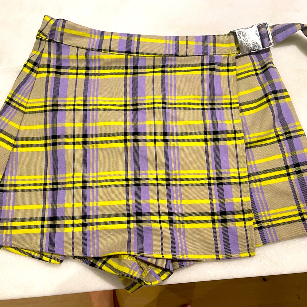 REVOLVE Purple & Yellow Plaided SKORT!